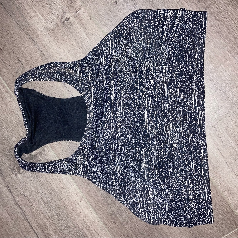 Lululemon sports bra